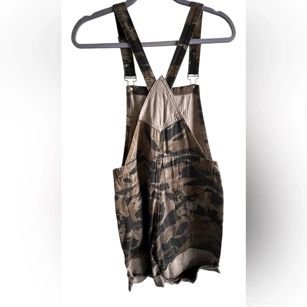 POL Camouflage Print Woven Short Overalls Small NWOT - Picture 8 of 8